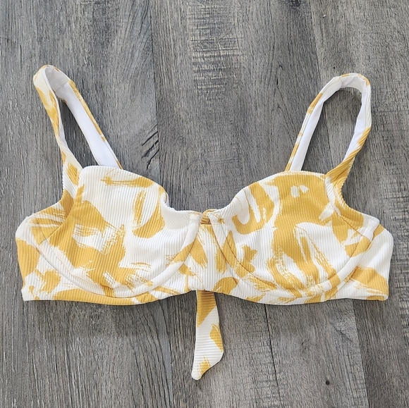 New!Vitamin A Demi Underwire Bikini Top - Picture 9 of 12